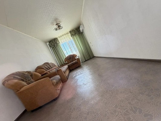 Продам двухкомнатную (2-комн.) квартиру, Дружба мкр, 22, Комсомольск-на-Амуре г