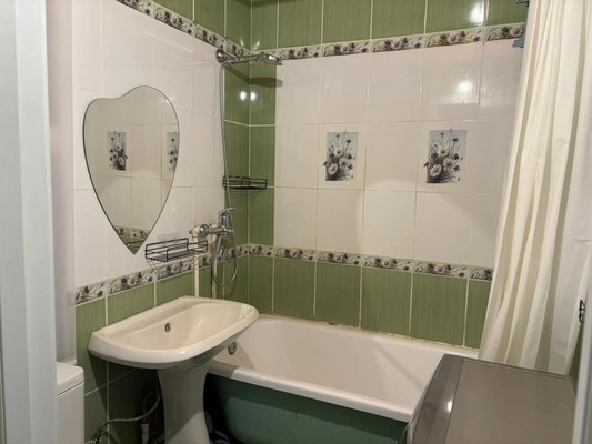 Продам двухкомнатную (2-комн.) квартиру, Кузбасская ул, 36, Пермь г