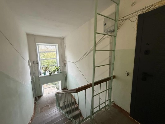 Продам двухкомнатную (2-комн.) квартиру, Кузбасская ул, 36, Пермь г