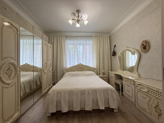 Продам двухкомнатную (2-комн.) квартиру, Смирнова ул, 3, Пермь г