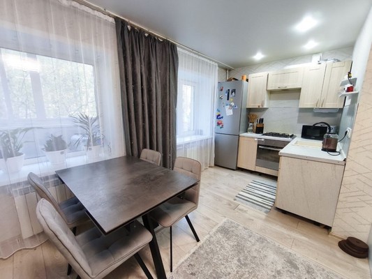 Продам трехкомнатную (3-комн.) квартиру, Урицкого ул, 39, Красноярск г