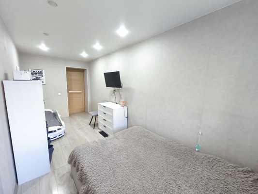 Продам трехкомнатную (3-комн.) квартиру, Урицкого ул, 39, Красноярск г