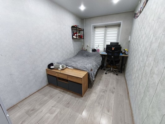 Продам трехкомнатную (3-комн.) квартиру, Урицкого ул, 39, Красноярск г
