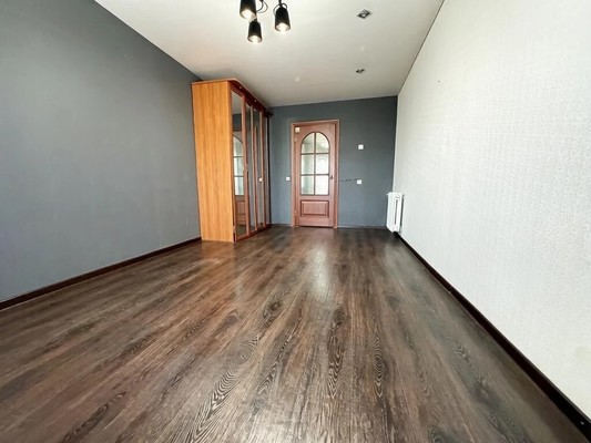 Продам трехкомнатную (3-комн.) квартиру, Партизанская ул, 15к2, Комсомольск-на-Амуре г