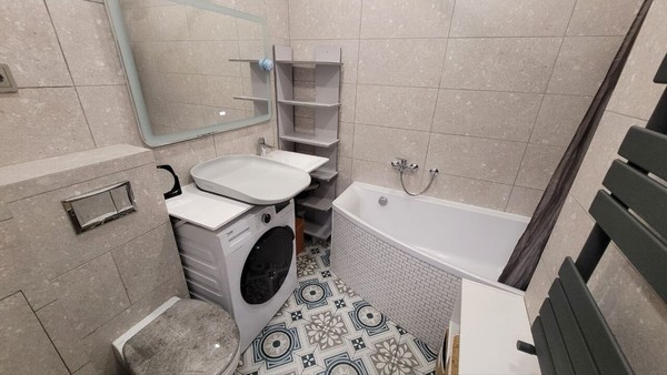 Продам двухкомнатную (2-комн.) квартиру, Л.Шевцовой б-р, 51, Калининград г