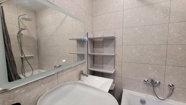 Продам двухкомнатную (2-комн.) квартиру, Л.Шевцовой б-р, 51, Калининград г