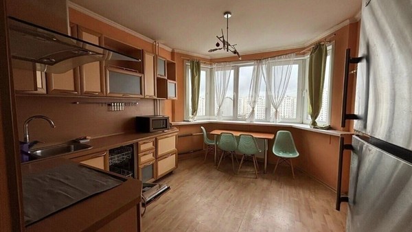 Сдам трехкомнатную (3-комн.) квартиру, Витте аллея, 4к1, Москва г