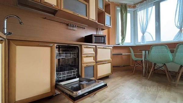 Сдам трехкомнатную (3-комн.) квартиру, Витте аллея, 4к1, Москва г