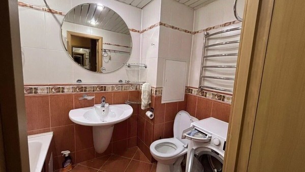 Сдам трехкомнатную (3-комн.) квартиру, Витте аллея, 4к1, Москва г