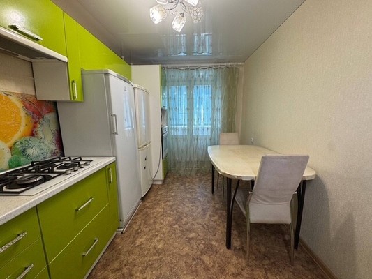 Продам трехкомнатную (3-комн.) квартиру, Молодогвардейская ул, 16к2, Комсомольск-на-Амуре г