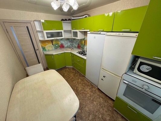 Продам трехкомнатную (3-комн.) квартиру, Молодогвардейская ул, 16к2, Комсомольск-на-Амуре г