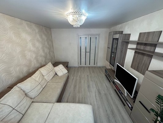 Продам трехкомнатную (3-комн.) квартиру, Молодогвардейская ул, 16к2, Комсомольск-на-Амуре г