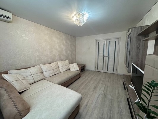 Продам трехкомнатную (3-комн.) квартиру, Молодогвардейская ул, 16к2, Комсомольск-на-Амуре г