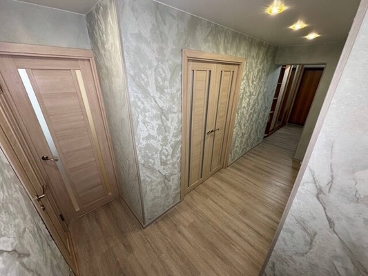Продам трехкомнатную (3-комн.) квартиру, Молодогвардейская ул, 16к2, Комсомольск-на-Амуре г