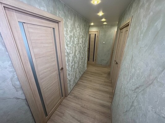 Продам трехкомнатную (3-комн.) квартиру, Молодогвардейская ул, 16к2, Комсомольск-на-Амуре г