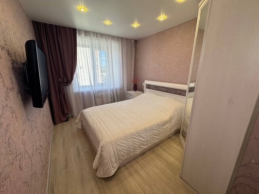 Продам трехкомнатную (3-комн.) квартиру, Молодогвардейская ул, 16к2, Комсомольск-на-Амуре г