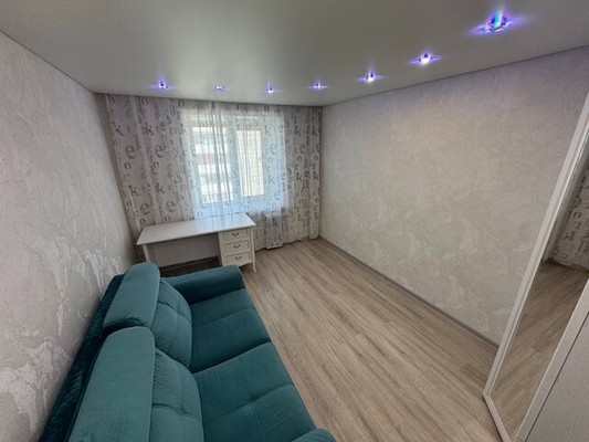 Продам трехкомнатную (3-комн.) квартиру, Молодогвардейская ул, 16к2, Комсомольск-на-Амуре г