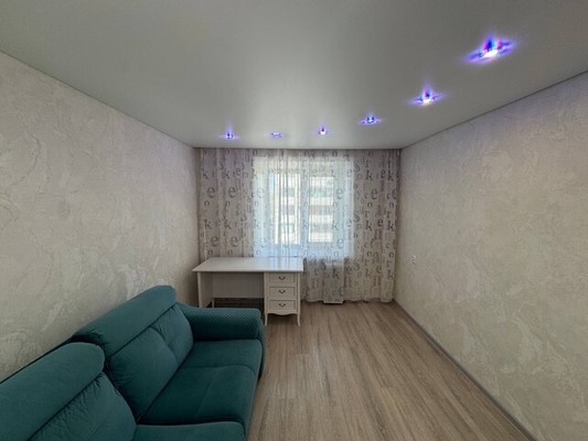 Продам трехкомнатную (3-комн.) квартиру, Молодогвардейская ул, 16к2, Комсомольск-на-Амуре г