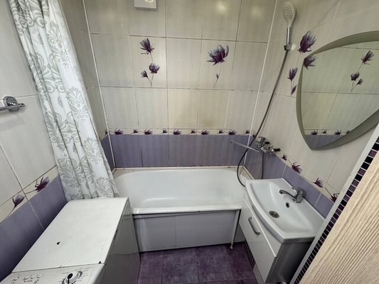 Продам трехкомнатную (3-комн.) квартиру, Молодогвардейская ул, 16к2, Комсомольск-на-Амуре г