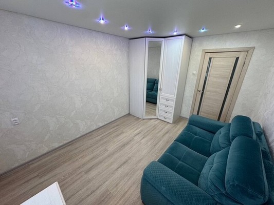 Продам трехкомнатную (3-комн.) квартиру, Молодогвардейская ул, 16к2, Комсомольск-на-Амуре г