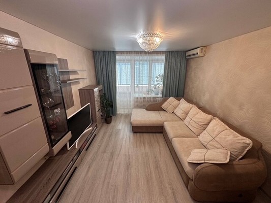 Продам трехкомнатную (3-комн.) квартиру, Молодогвардейская ул, 16к2, Комсомольск-на-Амуре г