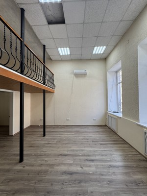 Сдам трехкомнатную (3-комн.) квартиру, Жуковского ул, 26, Симферополь г