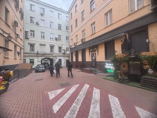 Сдам коммерческое помещение 212 м2, Страстной б-р, 4 3, Москва г
