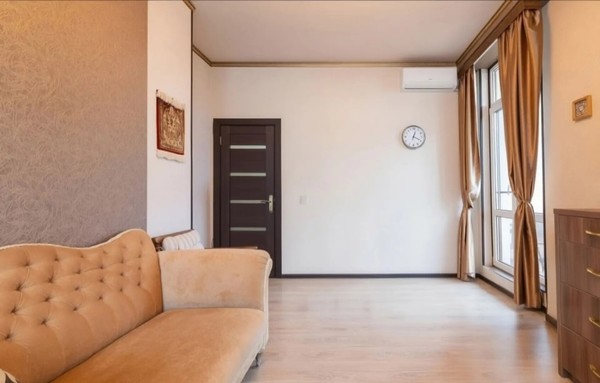 Продам однокомнатную (1-комн.) квартиру, Крымская ул, 19к1, Геленджик г