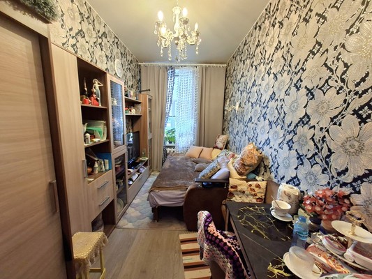 Продам комнату в 20-комн. квартире, Выборгская наб, 27/6, Санкт-Петербург г
