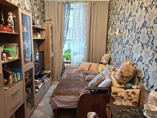 Продам комнату в 20-комн. квартире, Выборгская наб, 27/6, Санкт-Петербург г