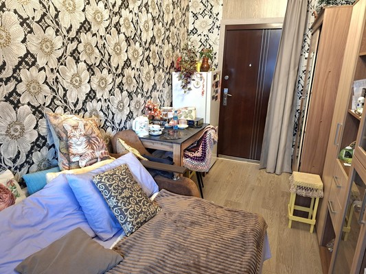 Продам комнату в 20-комн. квартире, Выборгская наб, 27/6, Санкт-Петербург г