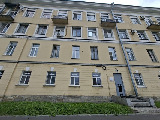 Продам комнату в 20-комн. квартире, Выборгская наб, 27/6, Санкт-Петербург г