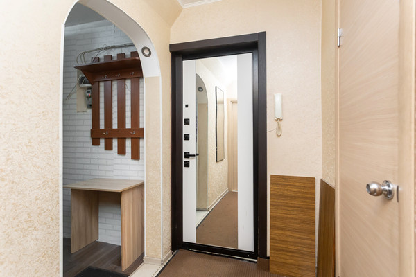 Продам трехкомнатную (3-комн.) квартиру, Наличная ул, 36Ак3, Санкт-Петербург г
