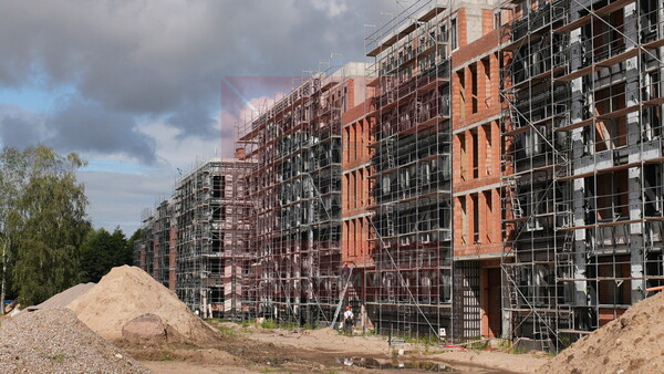 Продам двухкомнатную (2-комн.) квартиру (долевое), Центральная ул, Заозерье п