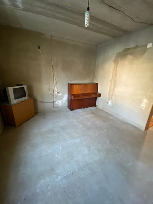 Продам трехкомнатную (3-комн.) квартиру, Мечиева ул, 163, Нальчик г