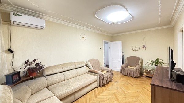 Продам трехкомнатную (3-комн.) квартиру, Калмыкова ул, 229, Нальчик г