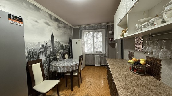 Продам трехкомнатную (3-комн.) квартиру, Калмыкова ул, 229, Нальчик г