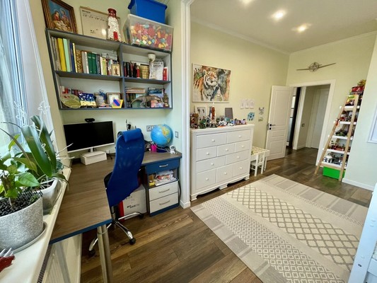 Продам трехкомнатную (3-комн.) квартиру, Завидная ул, 6, Видное г