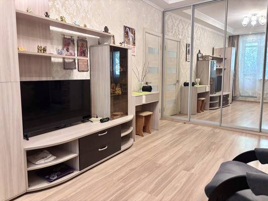 Продам двухкомнатную (2-комн.) квартиру, Ломоносова ул, 1, Рязань г