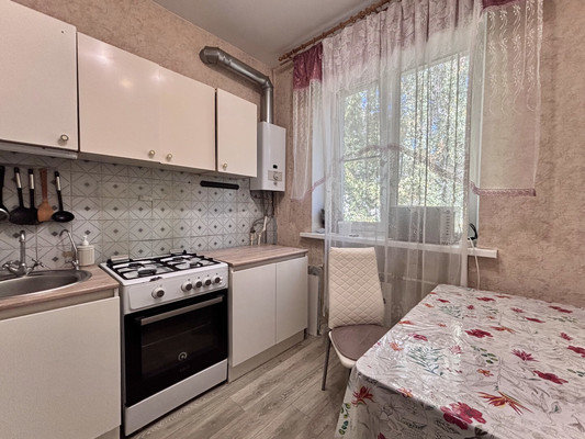 Продам двухкомнатную (2-комн.) квартиру, Ломоносова ул, 1, Рязань г