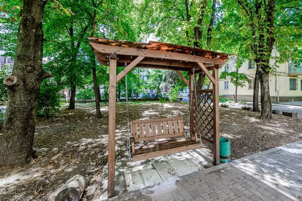 Продам двухкомнатную (2-комн.) квартиру, им. Пушкина ул, 11, Краснодар г