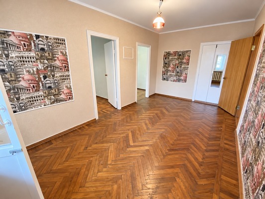 Продам трехкомнатную (3-комн.) квартиру, Калинина ул, 116, Тихорецк г