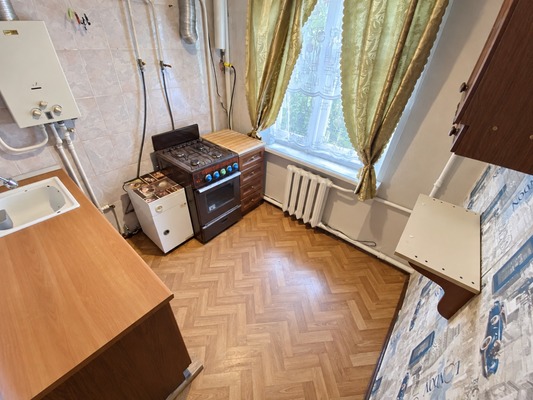 Продам трехкомнатную (3-комн.) квартиру, Калинина ул, 116, Тихорецк г