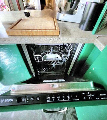 Продам трехкомнатную (3-комн.) квартиру, Покровский б-р, 4к17, Москва г