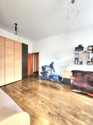 Продам трехкомнатную (3-комн.) квартиру, Покровский б-р, 4к17, Москва г