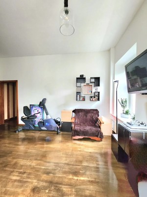 Продам трехкомнатную (3-комн.) квартиру, Покровский б-р, 4к17, Москва г