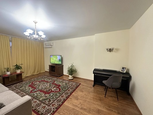 Продам трехкомнатную (3-комн.) квартиру, Гоголя ул, 42, Новосибирск г