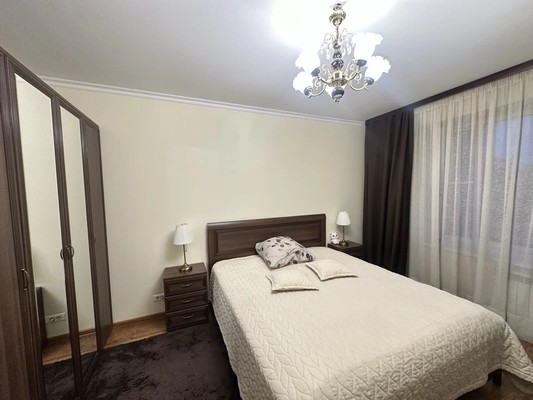Продам трехкомнатную (3-комн.) квартиру, Гоголя ул, 42, Новосибирск г