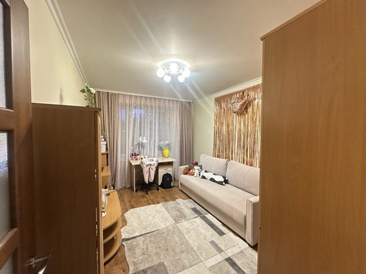 Продам трехкомнатную (3-комн.) квартиру, Гоголя ул, 42, Новосибирск г