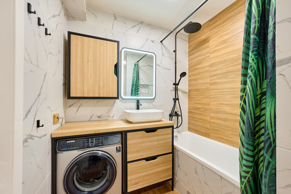 Продам трехкомнатную (3-комн.) квартиру, Крылова ул, 17, Пермь г
